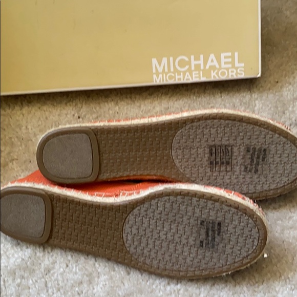 Espadrille for effortless all day style. - Picture 2 of 3